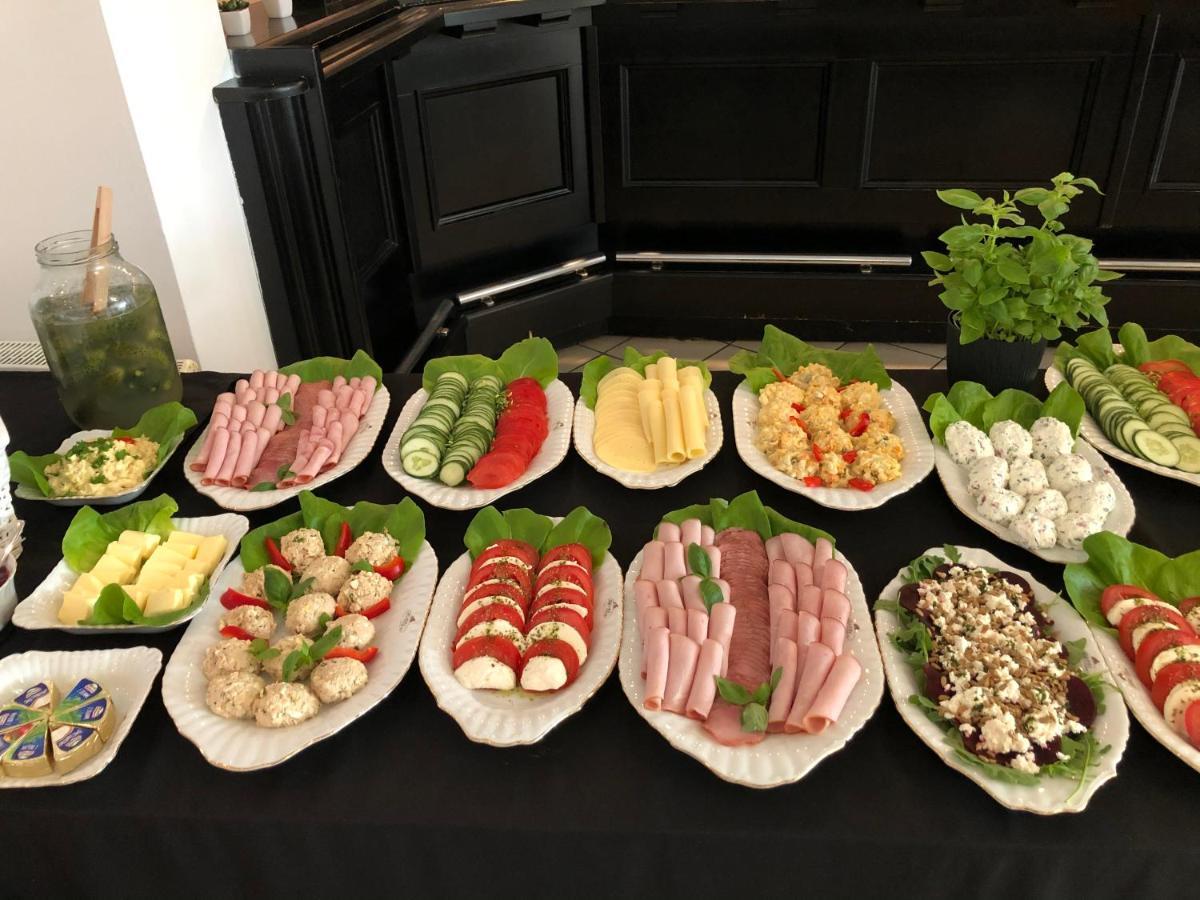 Great Polonia Ustka Bed & Breakfast Екстериор снимка