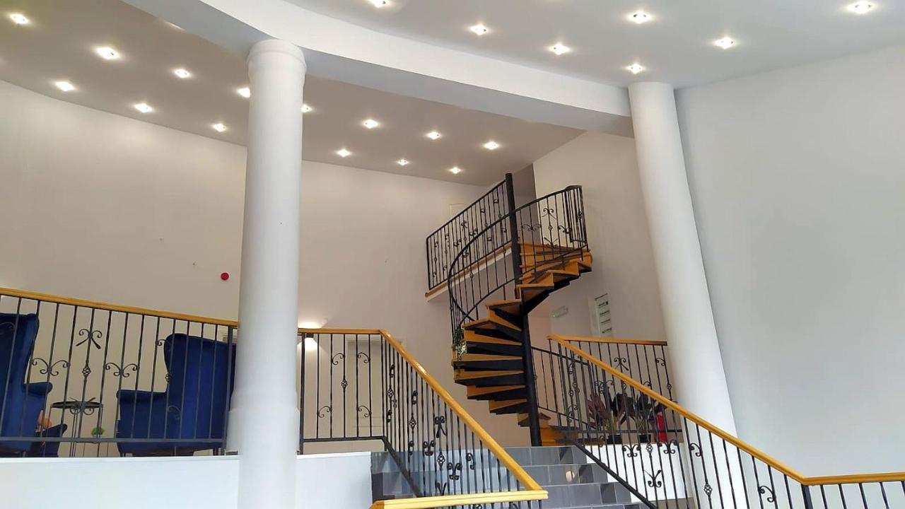 Great Polonia Ustka Bed & Breakfast Екстериор снимка