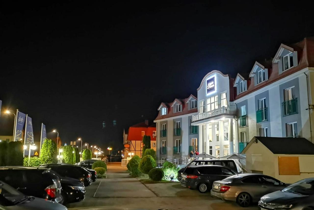 Great Polonia Ustka Bed & Breakfast Екстериор снимка