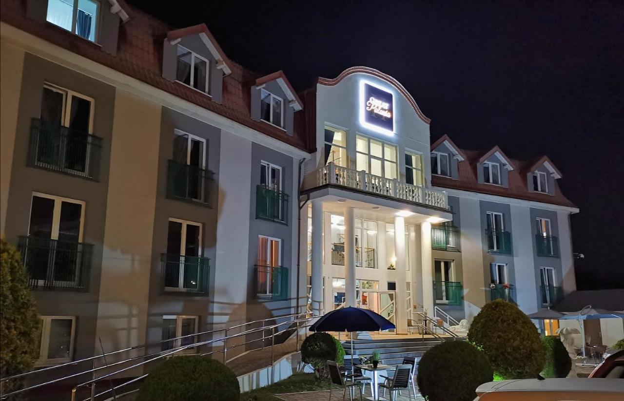 Great Polonia Ustka Bed & Breakfast Екстериор снимка