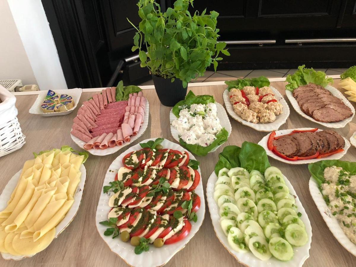 Great Polonia Ustka Bed & Breakfast Екстериор снимка