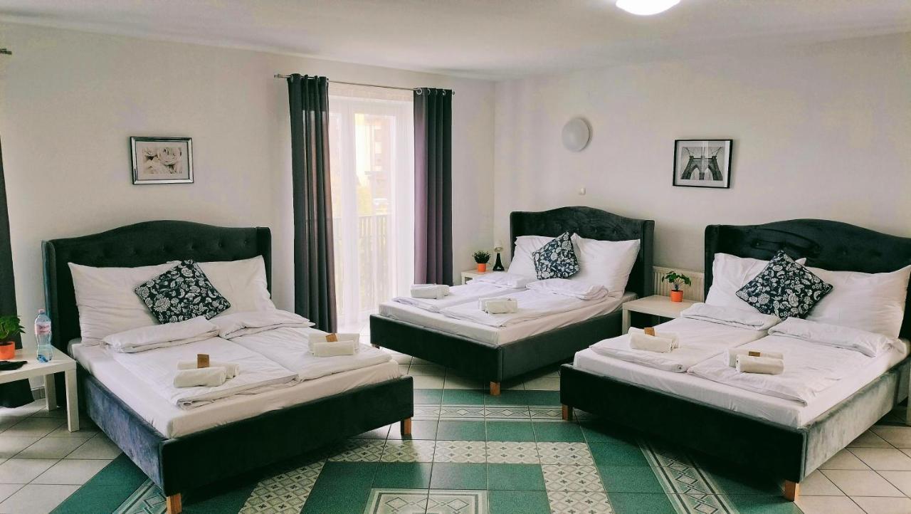 Great Polonia Ustka Bed & Breakfast Екстериор снимка